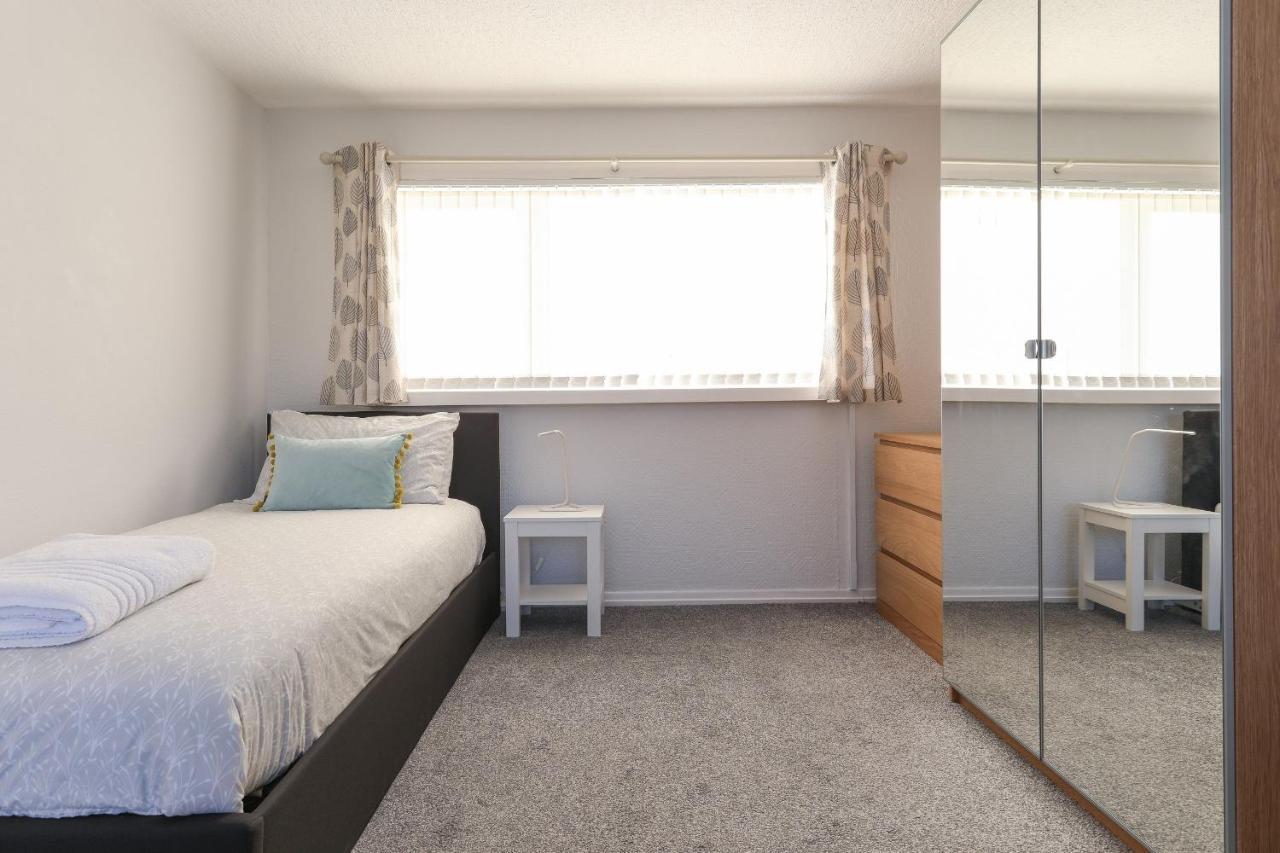 Bedzzz - House On The Green Villa Preston  Luaran gambar